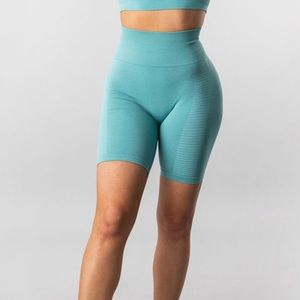 Alphalete Seamless Biker Shorts